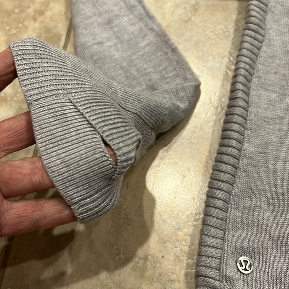 Lululemon Helo Aloe sweater, size small - Picture 8 of 12